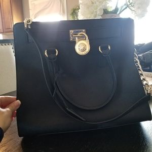 Black Michael Kors Hamilton purse